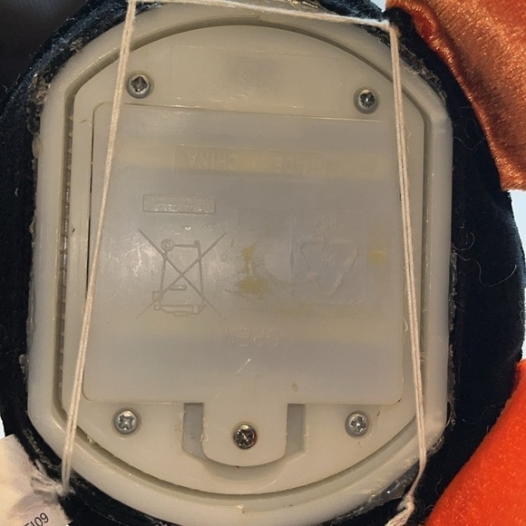 Hugfun-penguin, plush, animated, singing, jingle bells and dancing. - Picture 7 of 8